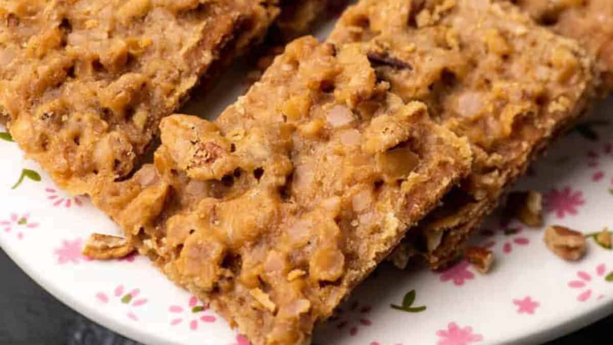 A close up shot of praline graham cracker bars.