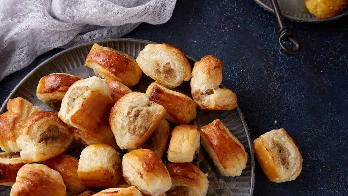 Close up shot pf puff pastry sausage rolls.