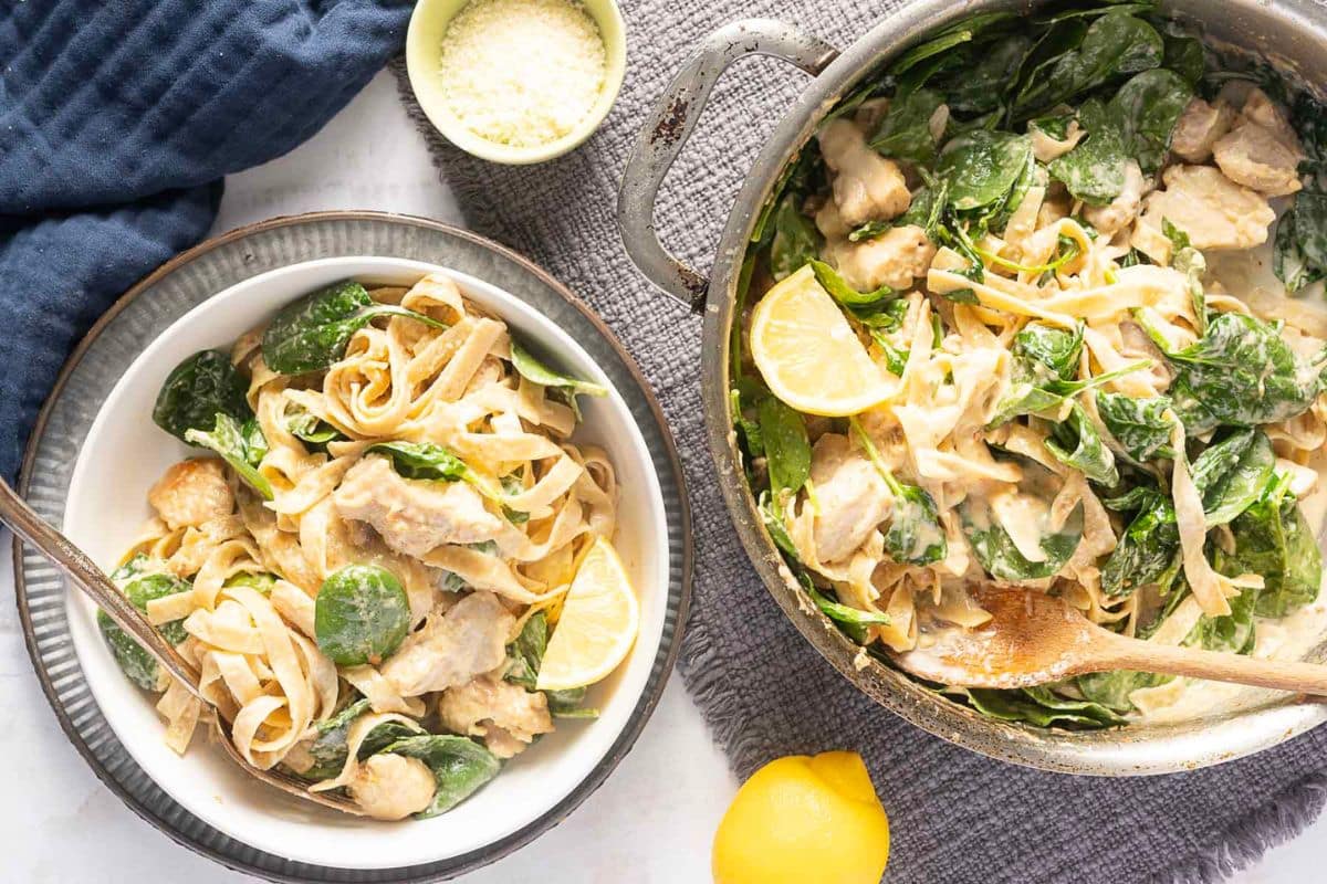 Close up shot of lemon chicken pasta.