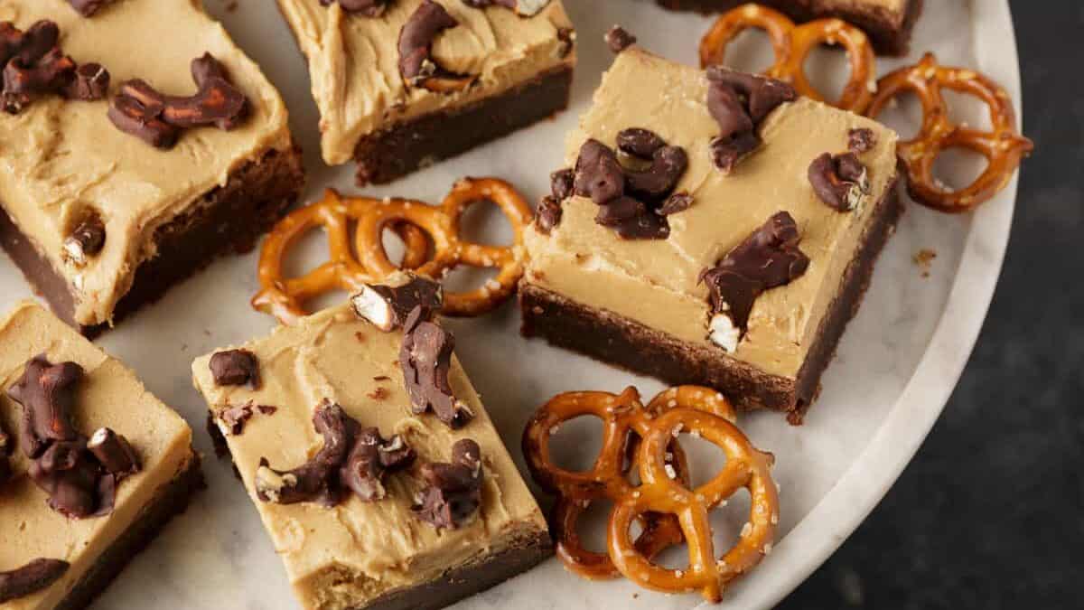 A close up shot of peanut butter pretzel brownies.