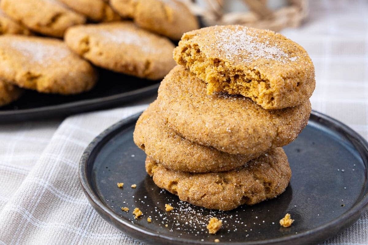 A close up shot of pumpkin spiced cookies.