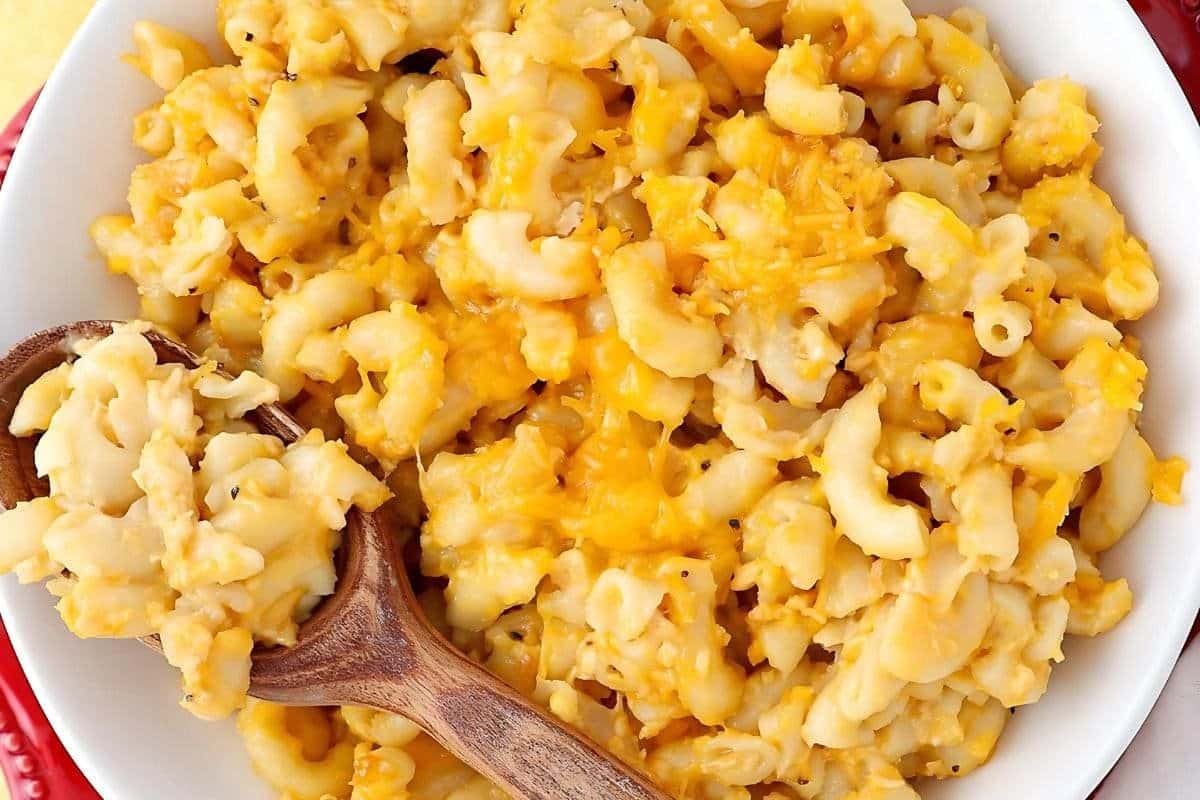 A close up shot of mac and cheese.
